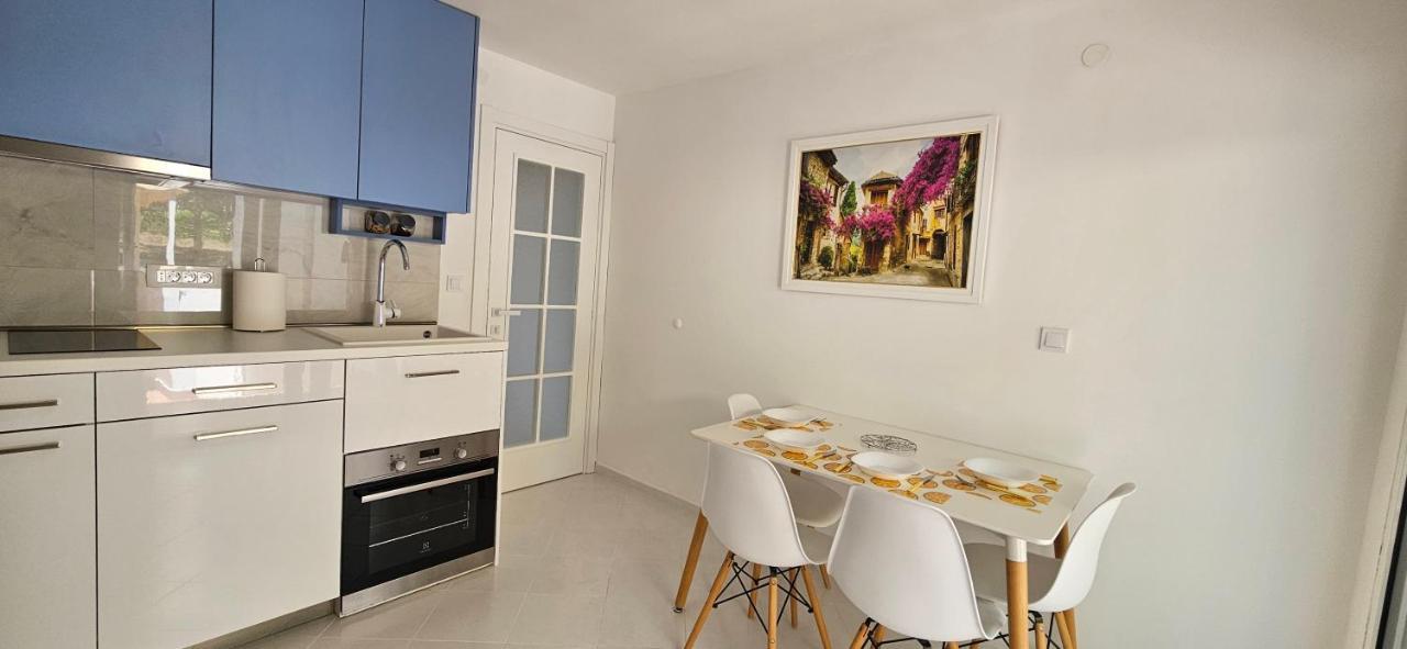 Sea View Apartment Aria Petrovac Ngoại thất bức ảnh